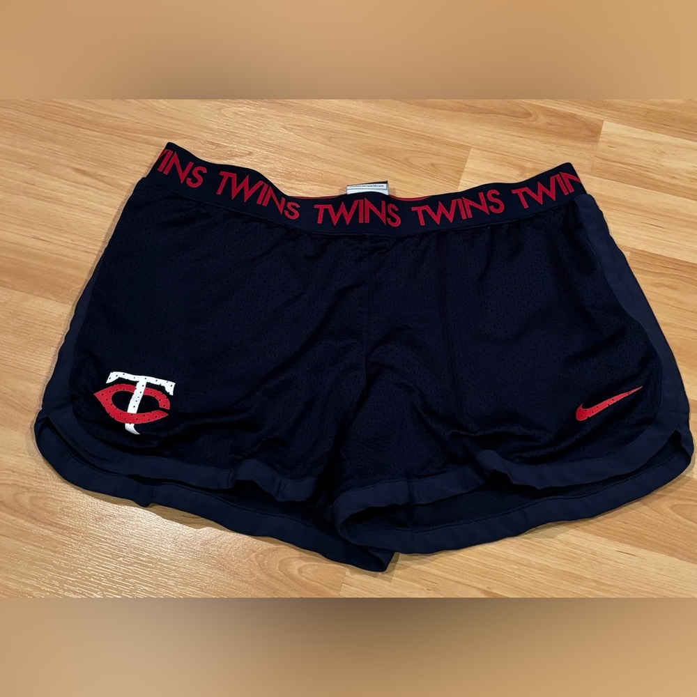 5/$25 Nike Minnesota Twins Women’s Navy Athletic Shorts with Red Accents